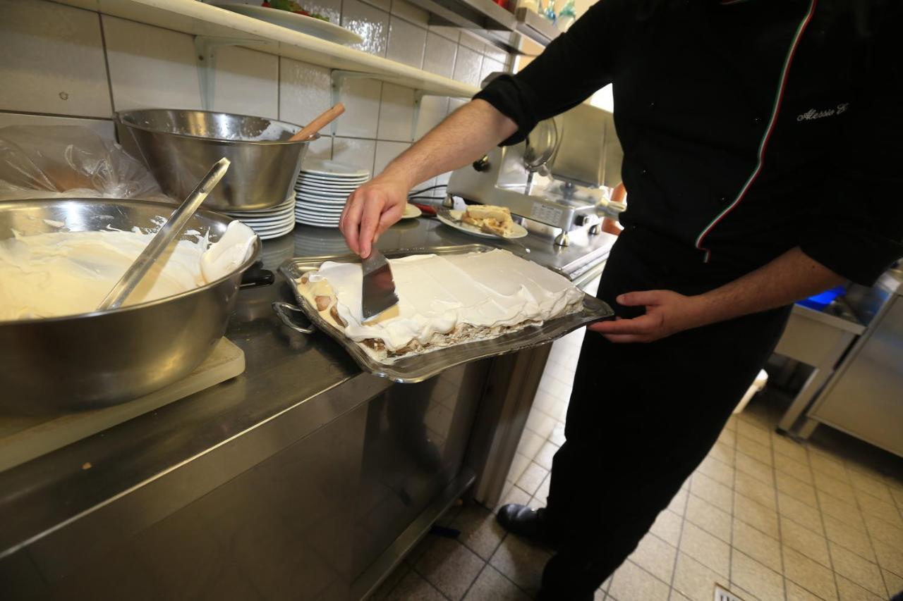 La Locanda Ristorante Pizzeria Garni Ohlstadt Exteriör bild